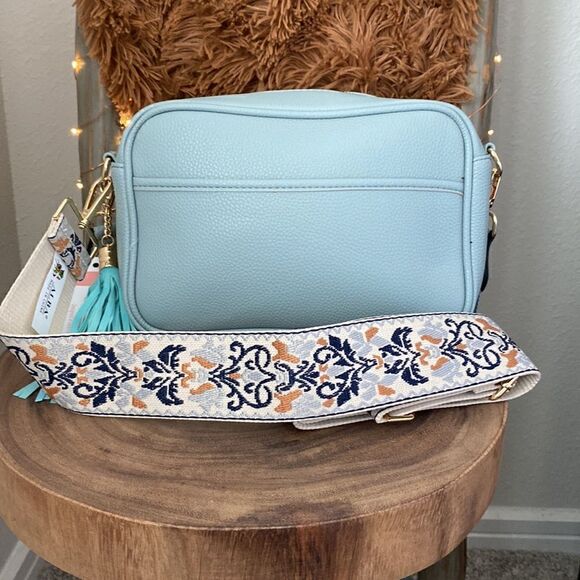 UNNI Tassel Camera Crossbody Bag NWT - Picture 5 of 9